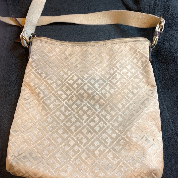 tommy crossbody - Picture 3 of 4